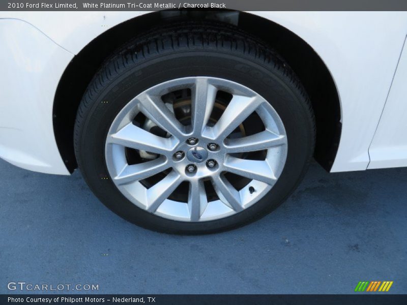 White Platinum Tri-Coat Metallic / Charcoal Black 2010 Ford Flex Limited