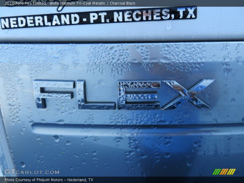 White Platinum Tri-Coat Metallic / Charcoal Black 2010 Ford Flex Limited