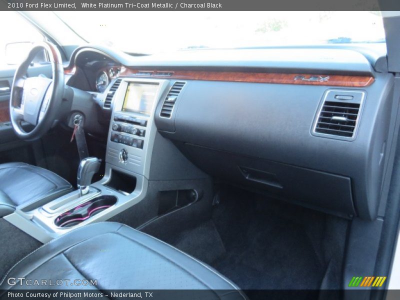 White Platinum Tri-Coat Metallic / Charcoal Black 2010 Ford Flex Limited