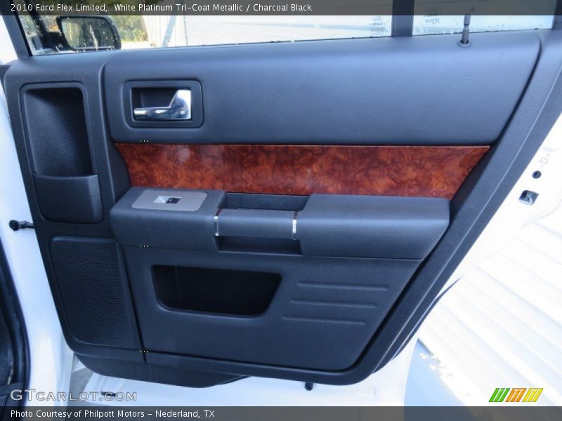 White Platinum Tri-Coat Metallic / Charcoal Black 2010 Ford Flex Limited
