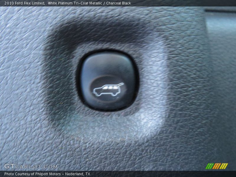 White Platinum Tri-Coat Metallic / Charcoal Black 2010 Ford Flex Limited