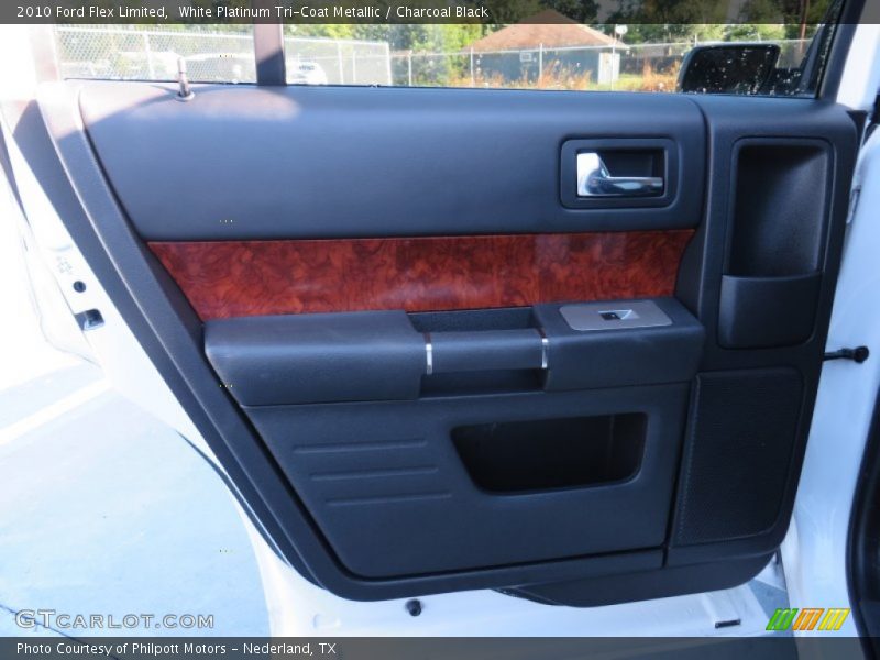 White Platinum Tri-Coat Metallic / Charcoal Black 2010 Ford Flex Limited