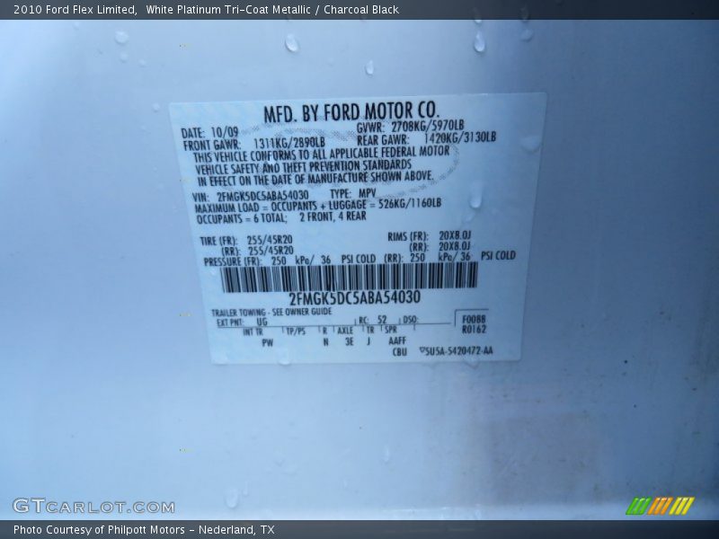 White Platinum Tri-Coat Metallic / Charcoal Black 2010 Ford Flex Limited