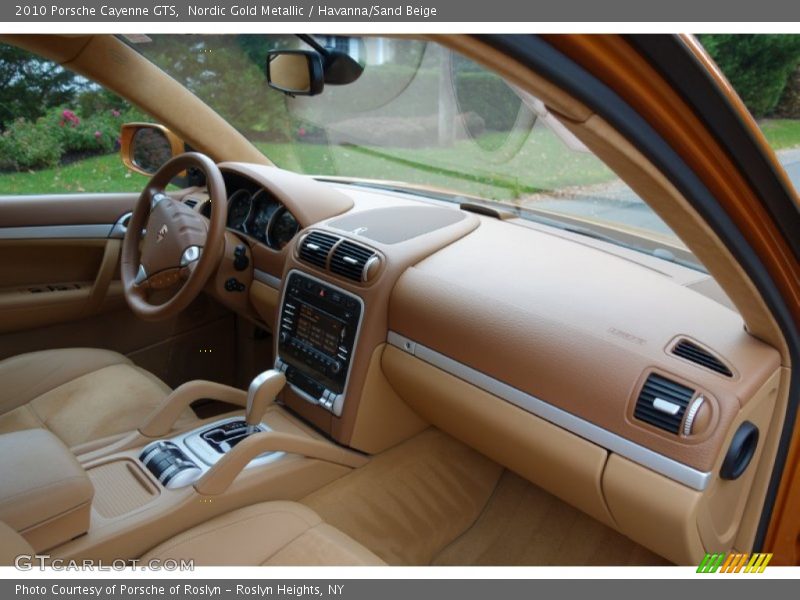 Nordic Gold Metallic / Havanna/Sand Beige 2010 Porsche Cayenne GTS