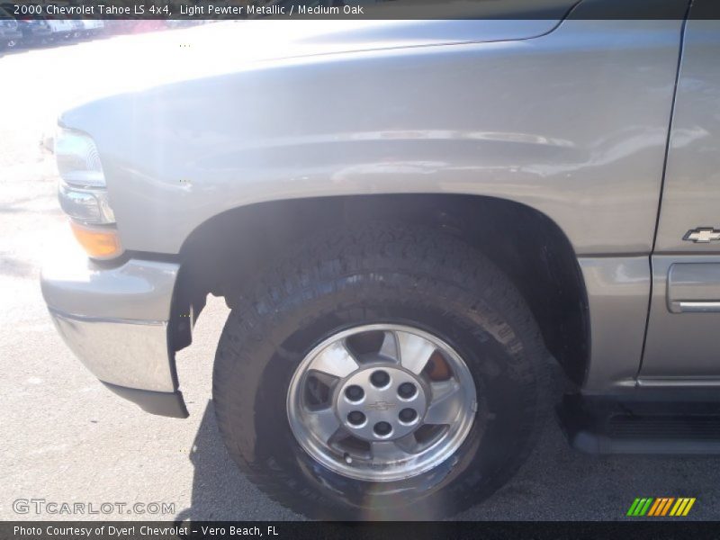 Light Pewter Metallic / Medium Oak 2000 Chevrolet Tahoe LS 4x4