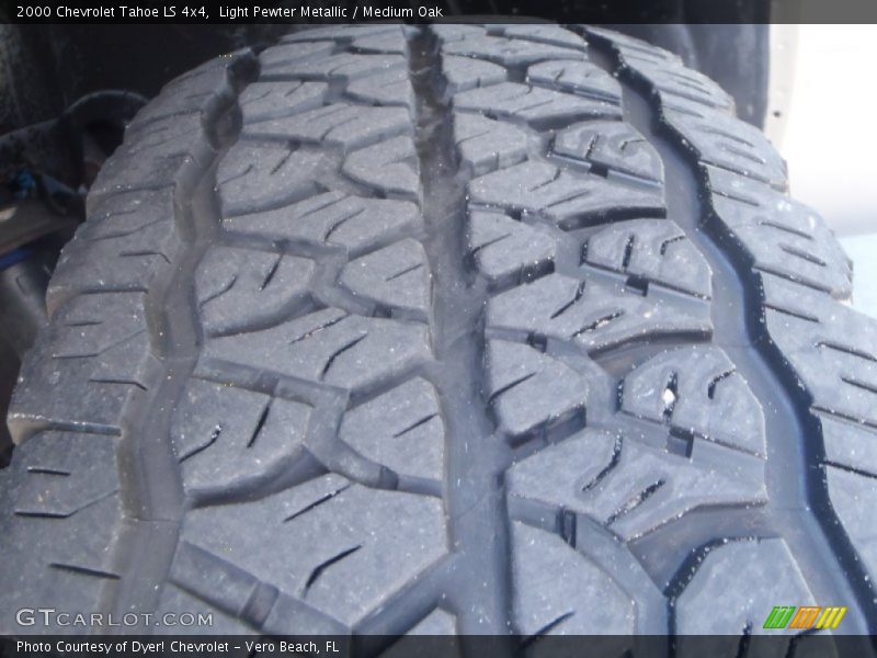 Light Pewter Metallic / Medium Oak 2000 Chevrolet Tahoe LS 4x4
