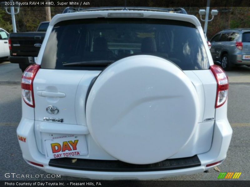 Super White / Ash 2011 Toyota RAV4 I4 4WD