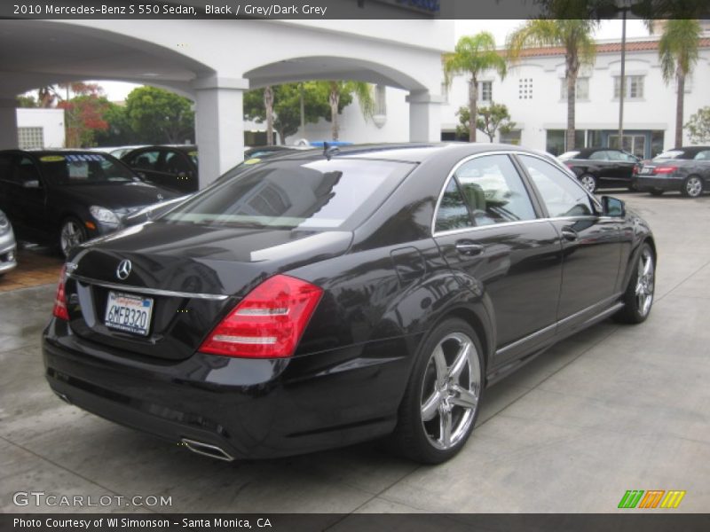 Black / Grey/Dark Grey 2010 Mercedes-Benz S 550 Sedan