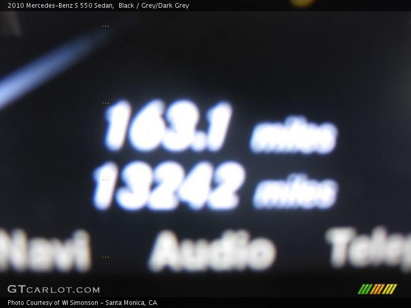 Black / Grey/Dark Grey 2010 Mercedes-Benz S 550 Sedan