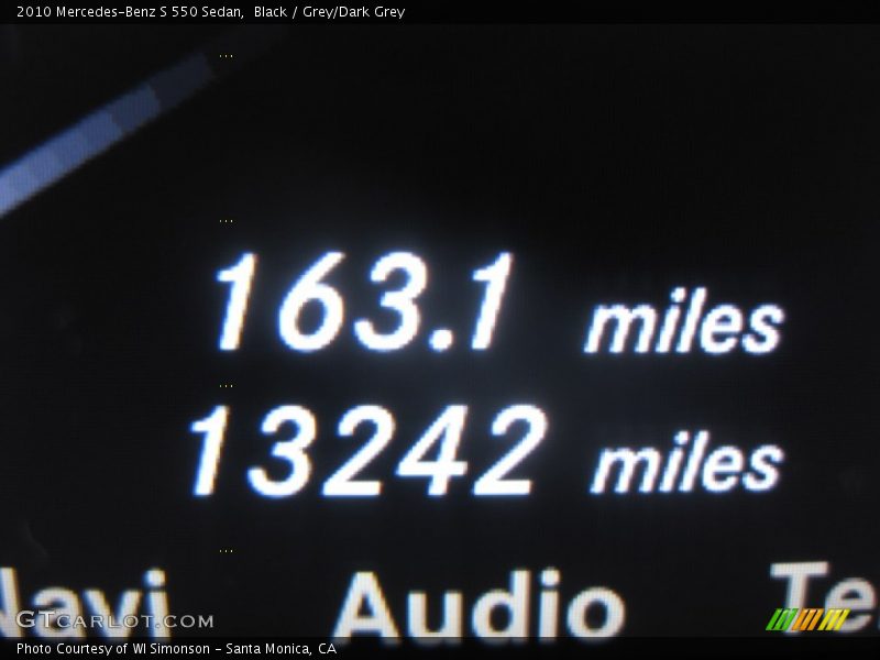 Black / Grey/Dark Grey 2010 Mercedes-Benz S 550 Sedan