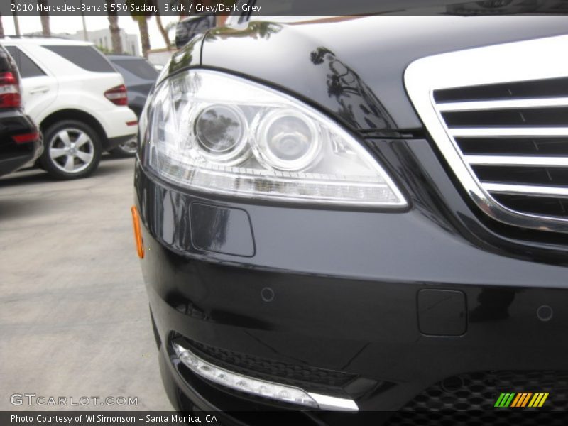 Black / Grey/Dark Grey 2010 Mercedes-Benz S 550 Sedan