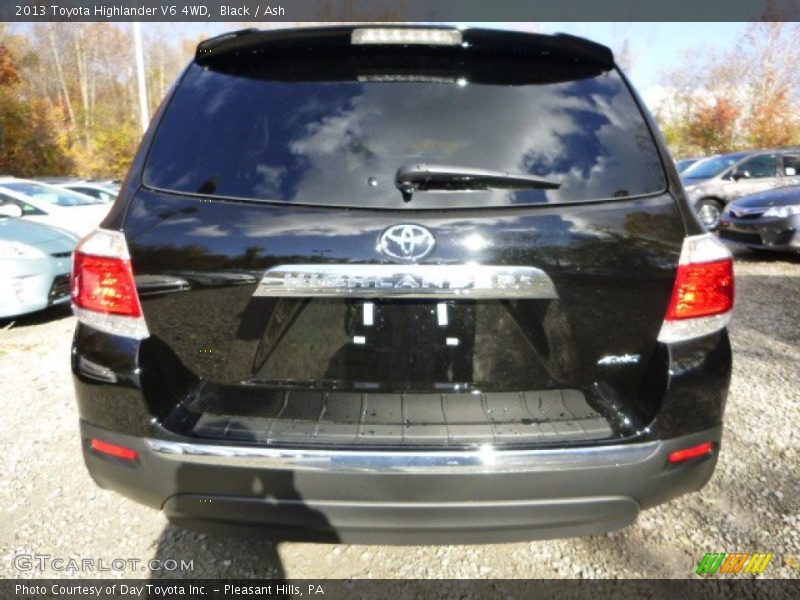 Black / Ash 2013 Toyota Highlander V6 4WD