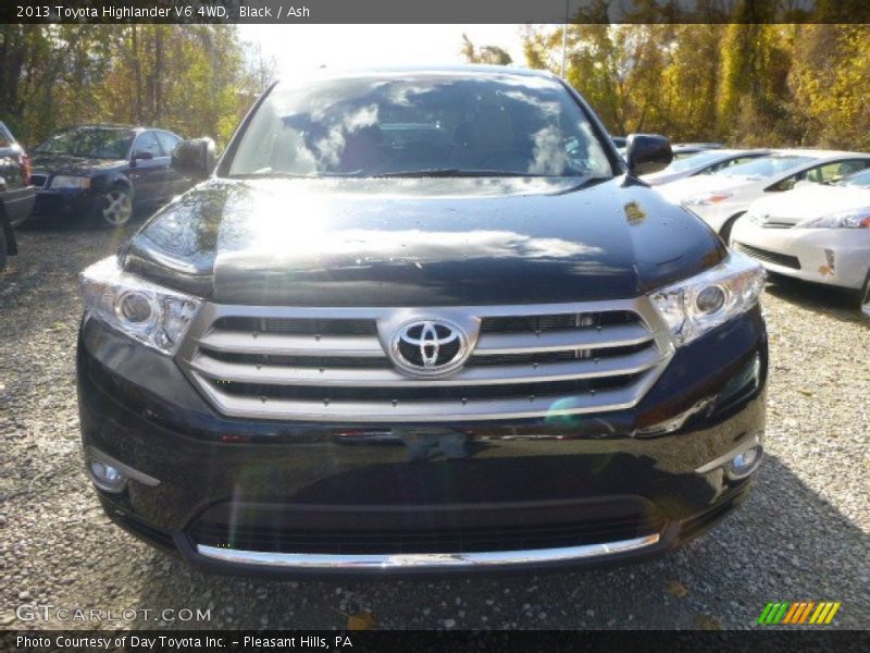 Black / Ash 2013 Toyota Highlander V6 4WD