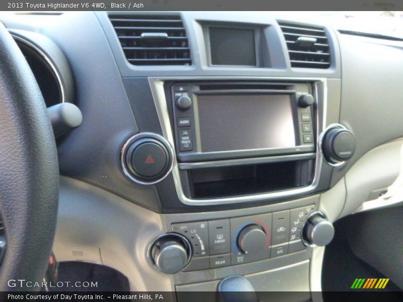 Black / Ash 2013 Toyota Highlander V6 4WD
