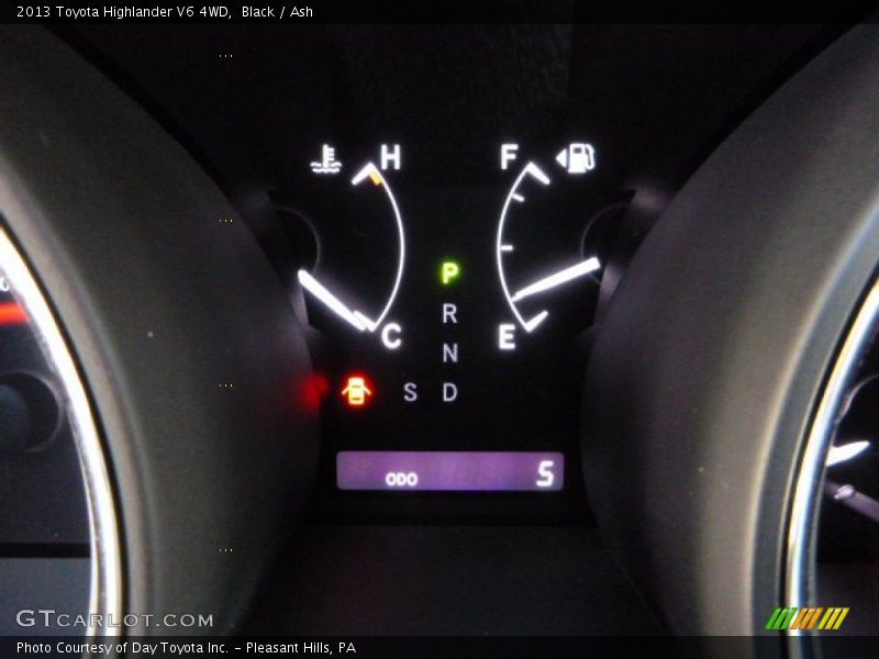 Black / Ash 2013 Toyota Highlander V6 4WD
