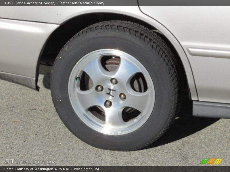  1997 Accord SE Sedan Wheel