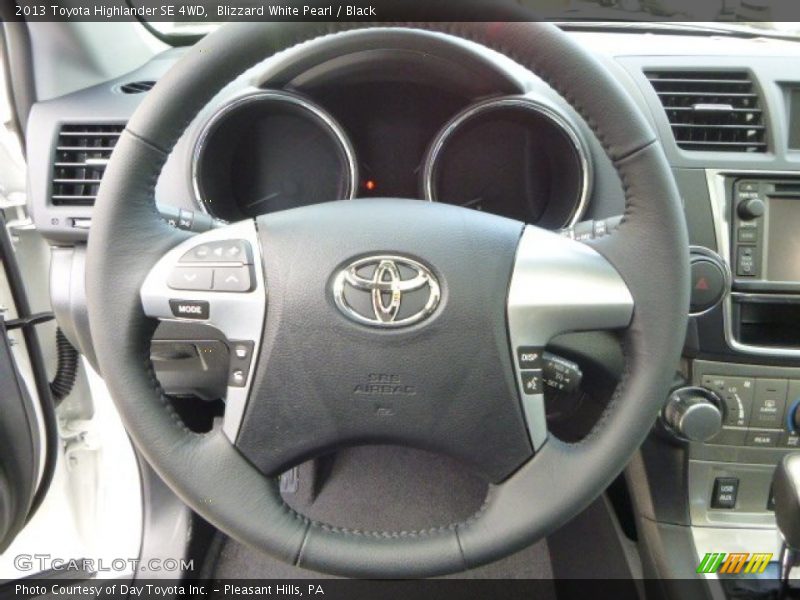 Blizzard White Pearl / Black 2013 Toyota Highlander SE 4WD
