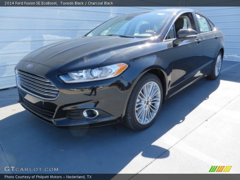 Front 3/4 View of 2014 Fusion SE EcoBoost