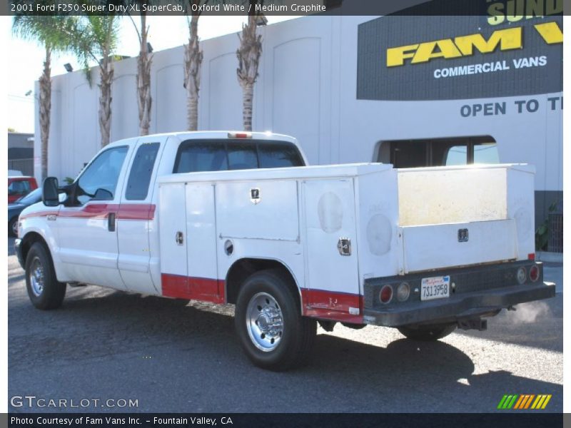 Oxford White / Medium Graphite 2001 Ford F250 Super Duty XL SuperCab