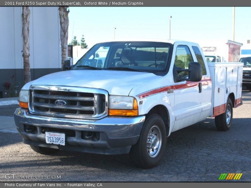 Oxford White / Medium Graphite 2001 Ford F250 Super Duty XL SuperCab