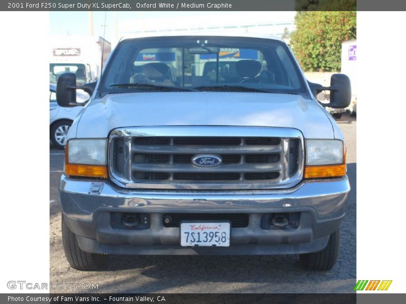Oxford White / Medium Graphite 2001 Ford F250 Super Duty XL SuperCab