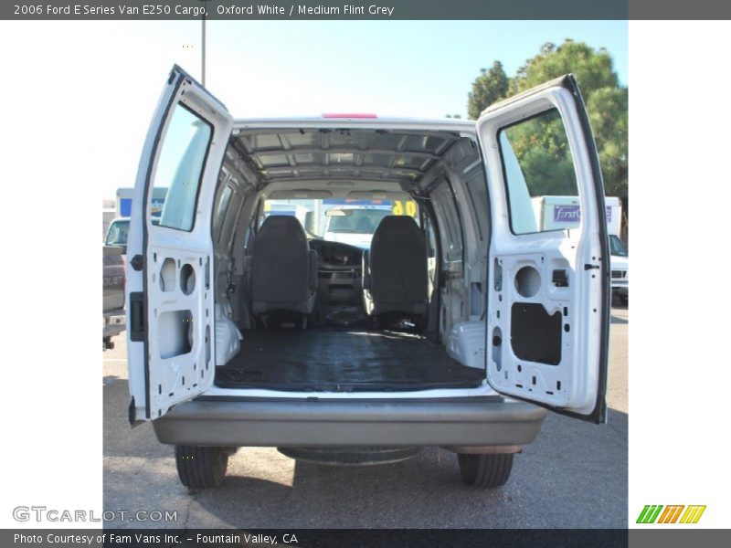Oxford White / Medium Flint Grey 2006 Ford E Series Van E250 Cargo