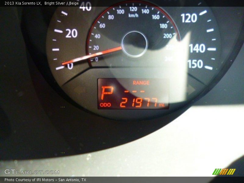 Bright Silver / Beige 2013 Kia Sorento LX