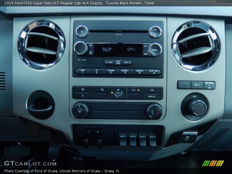 Controls of 2014 F350 Super Duty XLT Regular Cab 4x4 Chassis