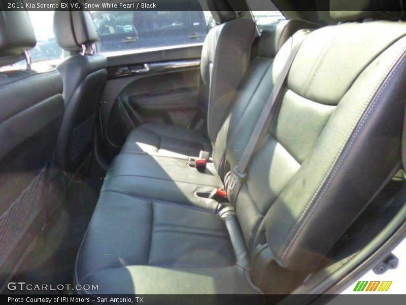 Snow White Pearl / Black 2011 Kia Sorento EX V6