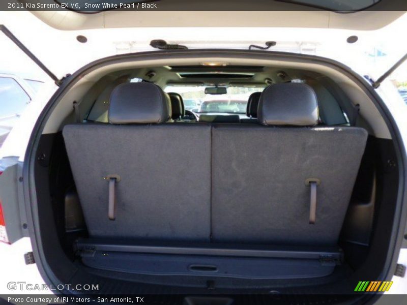 Snow White Pearl / Black 2011 Kia Sorento EX V6