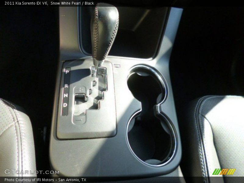 Snow White Pearl / Black 2011 Kia Sorento EX V6