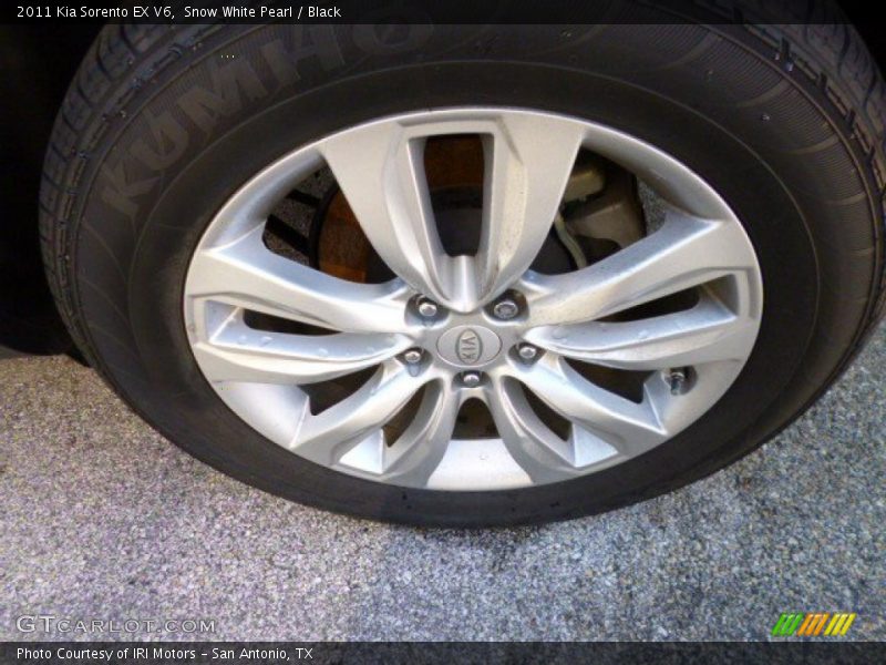 Snow White Pearl / Black 2011 Kia Sorento EX V6