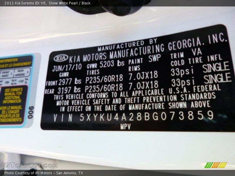Snow White Pearl / Black 2011 Kia Sorento EX V6