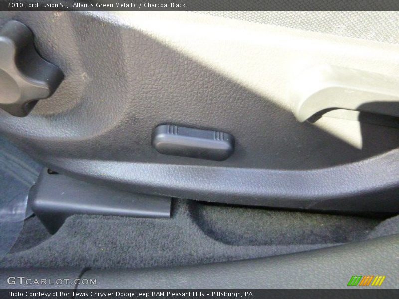 Atlantis Green Metallic / Charcoal Black 2010 Ford Fusion SE