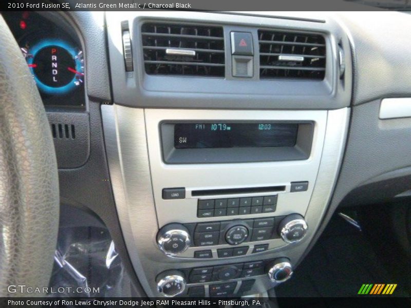 Atlantis Green Metallic / Charcoal Black 2010 Ford Fusion SE