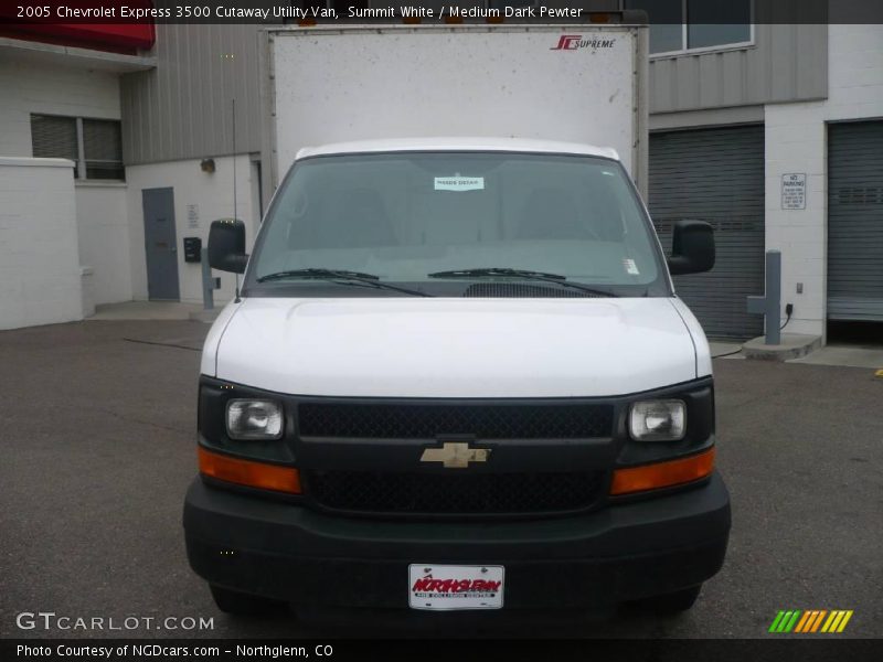 Summit White / Medium Dark Pewter 2005 Chevrolet Express 3500 Cutaway Utility Van