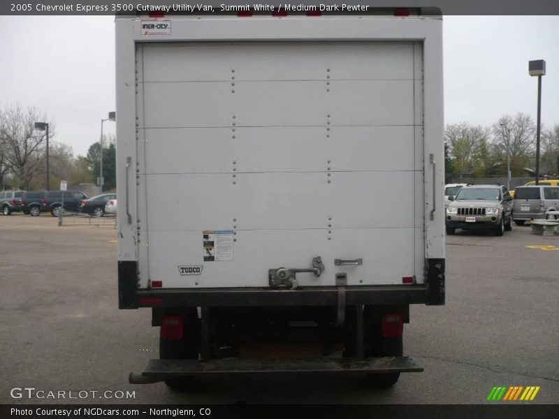 Summit White / Medium Dark Pewter 2005 Chevrolet Express 3500 Cutaway Utility Van