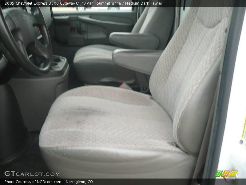 Summit White / Medium Dark Pewter 2005 Chevrolet Express 3500 Cutaway Utility Van