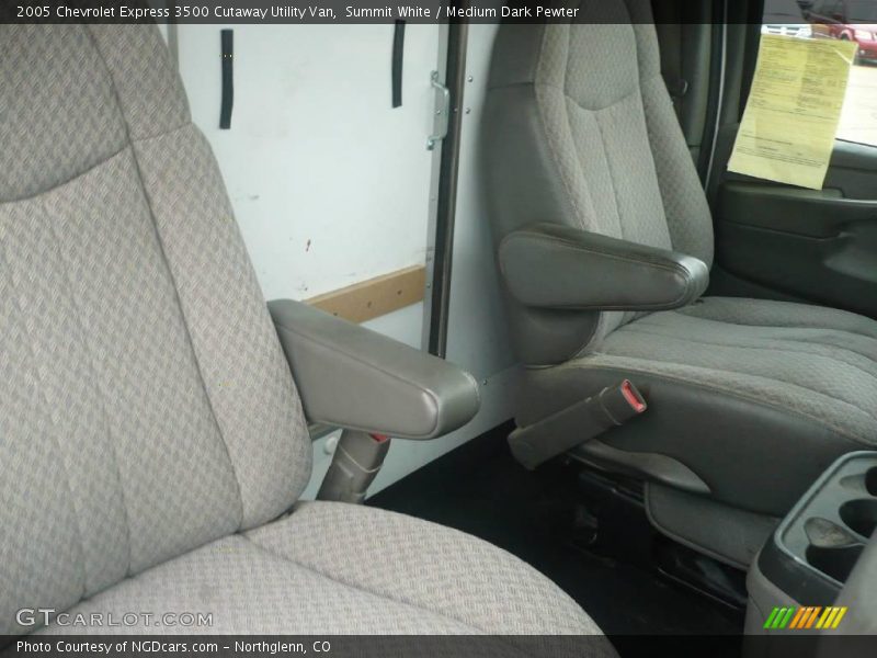 Summit White / Medium Dark Pewter 2005 Chevrolet Express 3500 Cutaway Utility Van