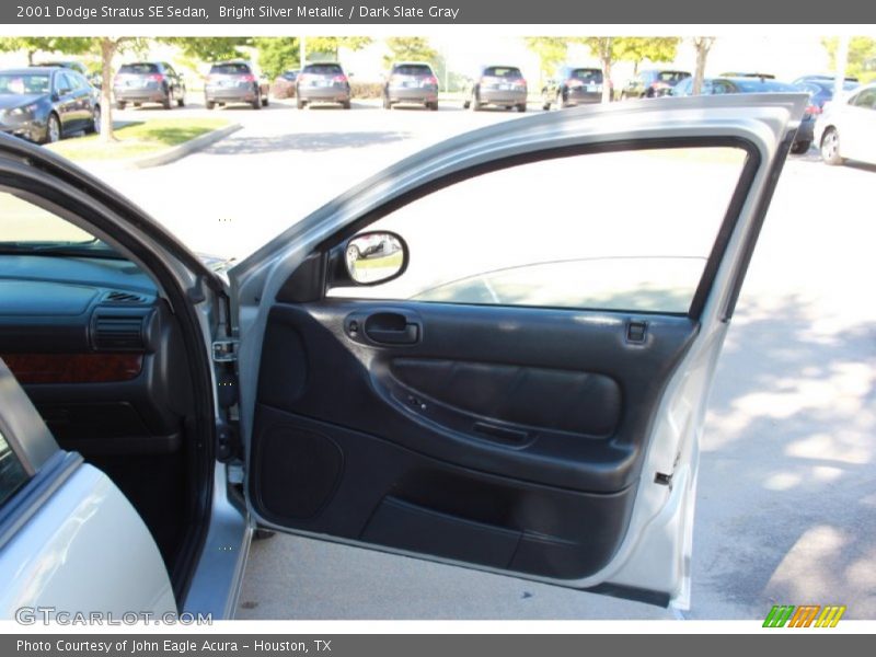 Bright Silver Metallic / Dark Slate Gray 2001 Dodge Stratus SE Sedan