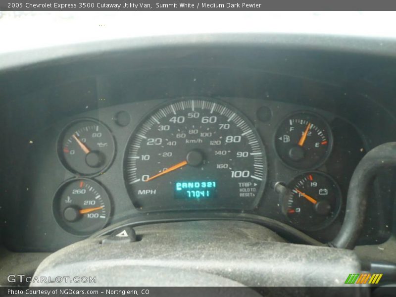 Summit White / Medium Dark Pewter 2005 Chevrolet Express 3500 Cutaway Utility Van