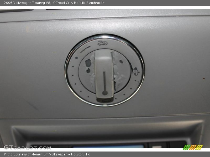 Offroad Grey Metallic / Anthracite 2006 Volkswagen Touareg V8