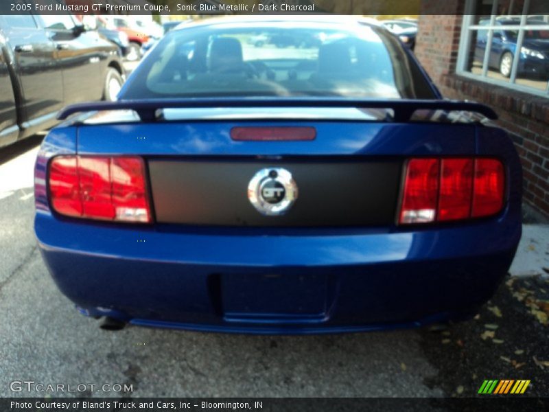 Sonic Blue Metallic / Dark Charcoal 2005 Ford Mustang GT Premium Coupe