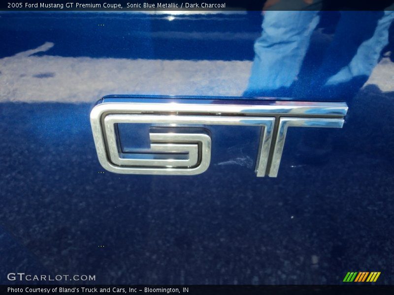 Sonic Blue Metallic / Dark Charcoal 2005 Ford Mustang GT Premium Coupe