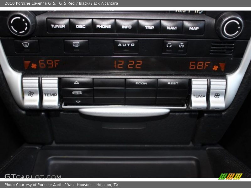 Controls of 2010 Cayenne GTS