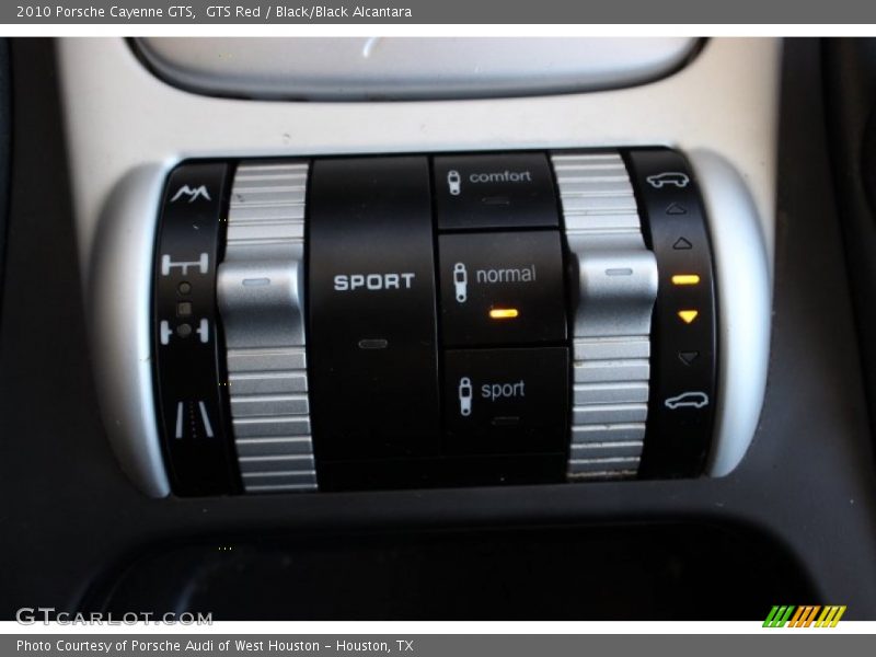 Controls of 2010 Cayenne GTS