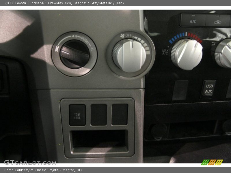 Magnetic Gray Metallic / Black 2013 Toyota Tundra SR5 CrewMax 4x4