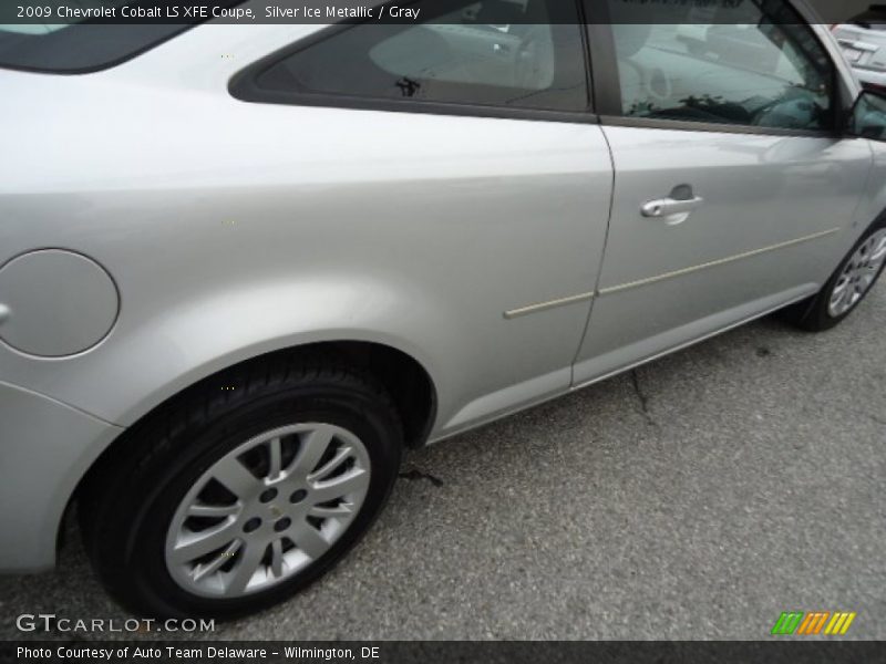 Silver Ice Metallic / Gray 2009 Chevrolet Cobalt LS XFE Coupe