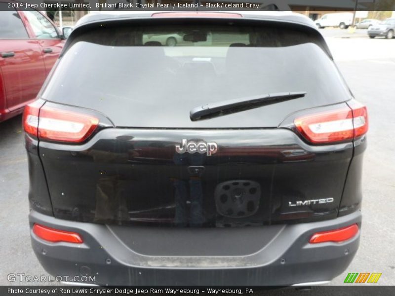 Brilliant Black Crystal Pearl / Iceland - Black/Iceland Gray 2014 Jeep Cherokee Limited