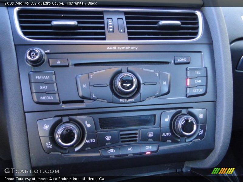 Ibis White / Black 2009 Audi A5 3.2 quattro Coupe